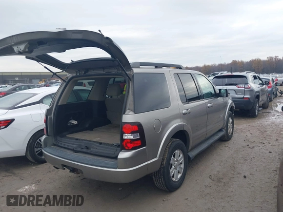 2008 Ford Explorer XLT z VIN 1FMEU73E78UB29010, wystawiony jako IAAI lot #40871239 z przebiegiem 216 448 mil mil oraz . Historia ofert i sprzedaży dostępna na DreamBid. Obrazek 4.