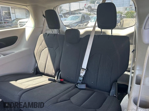 2019 Chrysler Pacifica Touring with VIN 2C4RC1DG9KR556134, listed as a IAAI auction lot 42658532 with 72,146 mi miles and . Bid and sale history available at DreamBid. Image 11.