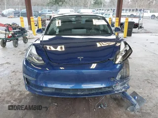 2018 Tesla Model 3 Long Range Battery z VIN 5YJ3E1EA7JF035949, wystawiony jako IAAI lot #41627027 z przebiegiem Nie podano mil oraz . Historia ofert i sprzedaży dostępna na DreamBid. Obrazek 12.
