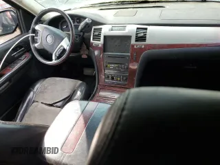 2007 Cadillac Escalade ESV z VIN 1GYFK66897R289951, wystawiony jako Copart lot #53170665 z przebiegiem 157 405 mil mil oraz Szkody całkowita. Historia ofert i sprzedaży dostępna na DreamBid. Obrazek 8.