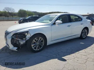 2013 Lexus LS 460 z VIN JTHBL5EF9D5120736, wystawiony jako Copart lot #51304255 z przebiegiem 132 663 mil mil oraz Szkoda całkowita • Salvage title. Historia ofert i sprzedaży dostępna na DreamBid. Obrazek 1.