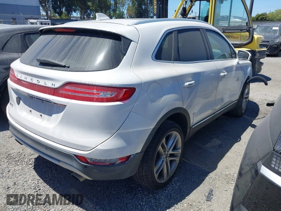2019 Lincoln MKC Reserve with VIN 5LMCJ3D97KUL44398, listed as a IAAI auction lot 42513739 with 106,078 mi miles and . Bid and sale history available at DreamBid. Image 4.