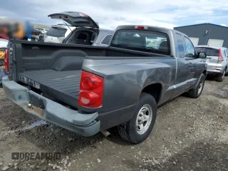 2007 Dodge Dakota ST z VIN 1D7HE22K87S241114, wystawiony jako Copart lot #53488205 z przebiegiem 151 265 mil mil oraz Szkoda całkowita • Salvage title. Historia ofert i sprzedaży dostępna na DreamBid. Obrazek 3.