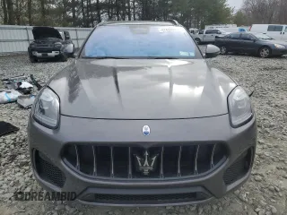 2023 Maserati Grecale GT z VIN ZN682AVA6P7429258, wystawiony jako Copart lot #47439945 z przebiegiem 7620 mil mil oraz Szkody całkowita. Historia ofert i sprzedaży dostępna na DreamBid. Obrazek 5.