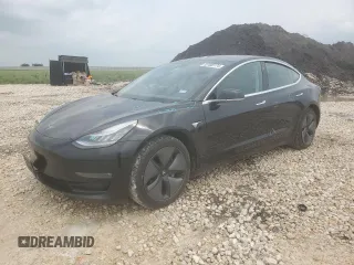 2019 Tesla Model 3 Mid Range z VIN 5YJ3E1EA5KF304290, wystawiony jako Copart lot #53480174 z przebiegiem 97 115 mil mil oraz Czysty tytuł • Clean title. Historia ofert i sprzedaży dostępna na DreamBid. Obrazek 1.