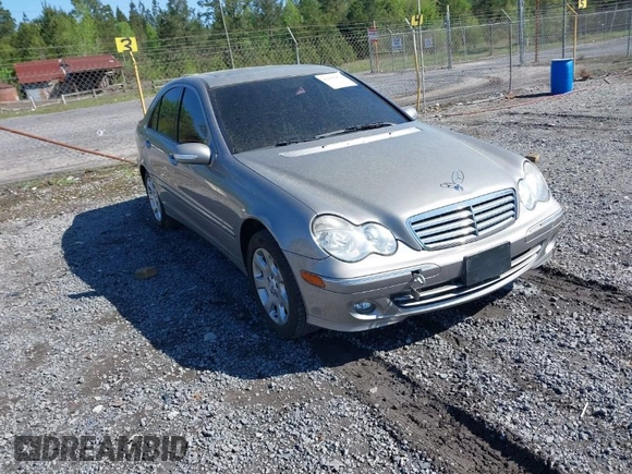 2006 Mercedes-Benz C 230 Sport z VIN WDBRF56HX6F766189, wystawiony jako IAAI lot #41988471 z przebiegiem 104 881 mil mil oraz . Historia ofert i sprzedaży dostępna na DreamBid. Obrazek 1.