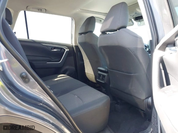 2019 Toyota RAV4 XLE with VIN 2T3W1RFV8KW049489, listed as a IAAI auction lot 41620856 with NaN miles. Bid and sale history available at carsss.com. Image 8.
