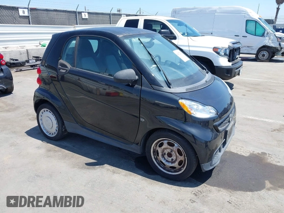 2015 Smart fortwo Passion с VIN WMEEJ3BA7FK802991, выставлен на аукционе IAAI как лот 42672202 с пробегом 45 850 миль миль и . История ставок и продаж доступна на DreamBid. Изображение 1.