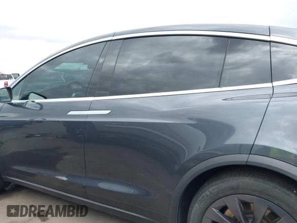 2018 Tesla Model X 75D with VIN 5YJXCBE29JF126629, listed as a IAAI auction lot 42205838 with 47,343 mi miles and . Bid and sale history available at DreamBid. Image 15.