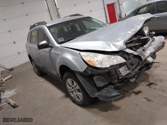 2014 Subaru Outback 2.5i with VIN 4S4BRBAC8E3213072, listed as a IAAI auction lot 41840384 with 186,370 mi miles. Bid and sale history available at carsss.com. Image 1.