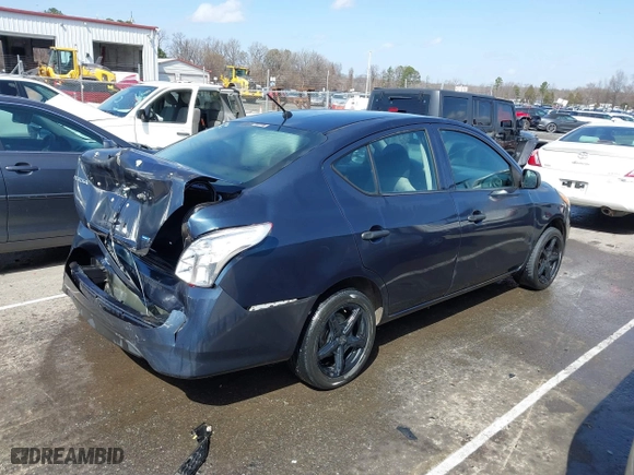 2015 Nissan Versa SV with VIN 3N1CN7AP2FL928118, listed as a IAAI auction lot 41724808 with 173,808 mi miles. Bid and sale history available at carsss.com. Image 4.