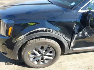 2023 Kia Telluride LX z VIN 5XYP2DGC2PG394637, wystawiony jako IAAI lot #41697582 z przebiegiem 19 836 mil mil oraz . Historia ofert i sprzedaży dostępna na DreamBid. Obrazek 6.