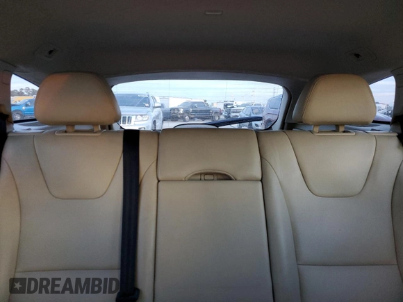 2015 Volvo V60 z VIN YV1612SC3F1209482, wystawiony jako Copart lot #83221514 z przebiegiem 177 059 mil mil oraz Czysty tytuł • Clean title. Historia ofert i sprzedaży dostępna na DreamBid. Obrazek 10.