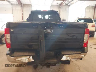 2020 Ford F-250 XL z VIN 1FT7W2B61LED31624, wystawiony jako IAAI lot #42383538 z przebiegiem 124 775 mil mil oraz . Historia ofert i sprzedaży dostępna na DreamBid. Obrazek 6.