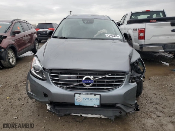 2017 Volvo XC60 Dynamic with VIN YV449MRRXH2033939, listed as a Copart auction lot 43165205 with 0 mi miles and Salvage Title. Bid and sale history available at carsss.com. Image 5.