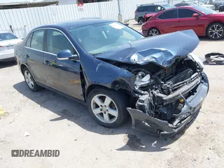 2009 Volkswagen Jetta SE с VIN 3VWRM71K39M080809, выставлен на аукционе IAAI как лот 42248542 с пробегом 71 517 миль миль и . История ставок и продаж доступна на DreamBid. Изображение 1.