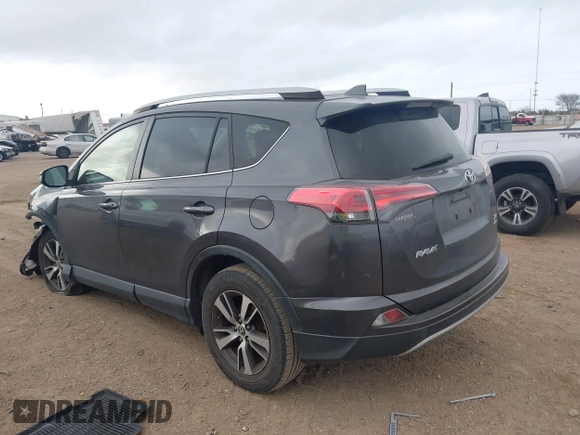 2018 Toyota RAV4 XLE with VIN JTMRFREV0JJ749388, listed as a IAAI auction lot 41613930 with 62,225 mi miles. Bid and sale history available at carsss.com. Image 14.