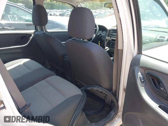 2007 Ford Escape XLS с VIN 1FMYU02Z57KB58377, выставлен на аукционе IAAI как лот 42715229 с пробегом 215 926 миль миль и . История ставок и продаж доступна на DreamBid. Изображение 8.