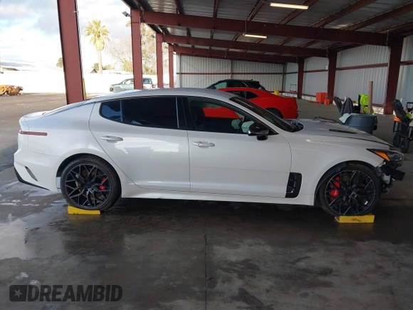 2018 Kia Stinger GT with VIN KNAE35LC7J6022637, listed as a IAAI auction lot 41621388 with 36,905 mi miles. Bid and sale history available at carsss.com. Image 13.