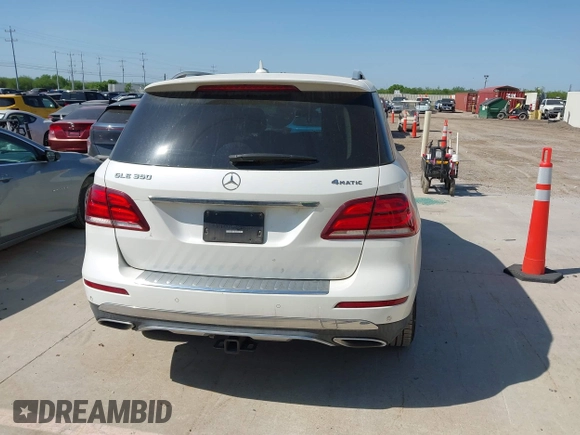 2017 Mercedes-Benz GLE 350 z VIN 4JGDA5HB3HA983856, wystawiony jako IAAI lot #41952807 z przebiegiem 51 106 mil mil oraz . Historia ofert i sprzedaży dostępna na DreamBid. Obrazek 17.