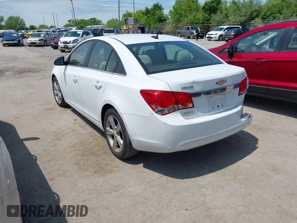 2014 Chevrolet Cruze 2LT z VIN 1G1PE5SBXE7168795, wystawiony jako IAAI lot #42285484 z przebiegiem 104 317 mil mil oraz . Historia ofert i sprzedaży dostępna na DreamBid. Obrazek 3.