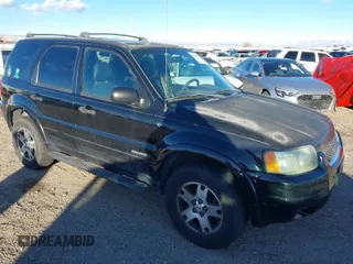 2002 Ford Escape XLT Choice with VIN 1FMCU04172KD67467, listed as a IAAI auction lot 41558756 with 184,547 mi miles. Bid and sale history available at carsss.com. Image 1.