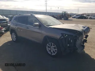 2017 Jeep Cherokee Latitude with VIN 1C4PJLCS3HW650797, listed as a Copart auction lot 43201555 with 67,165 mi miles and Salvage title. Bid and sale history available at DreamBid. Image 4.