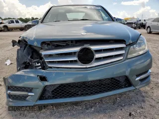 2012 Mercedes-Benz C 250 Sport z VIN WDDGF4HBXCA604105, wystawiony jako Copart lot #62192295 z przebiegiem 132 871 mil mil oraz Szkoda całkowita • Salvage title. Historia ofert i sprzedaży dostępna na DreamBid. Obrazek 5.
