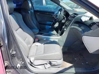 2006 Acura TL with VIN 19UUA66226A034293, listed as a IAAI auction lot 42032080 with 224,554 mi miles. Bid and sale history available at carsss.com. Image 5.