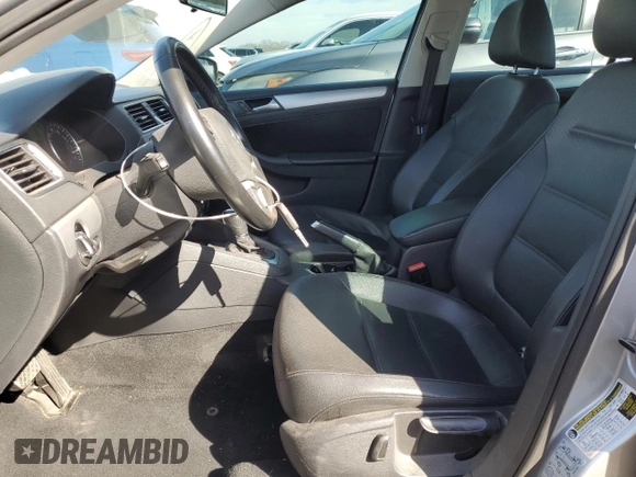 2014 Volkswagen Jetta SE z VIN 3VWD07AJ8EM238827, wystawiony jako Copart lot #43576355 z przebiegiem 87 159 mil mil oraz Szkoda całkowita • Salvage title. Historia ofert i sprzedaży dostępna na DreamBid. Obrazek 7.