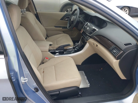 2017 Honda Accord Hybrid with VIN JHMCR6F32HC010979, listed as a IAAI auction lot 41359613 with 29,823 mi miles. Bid and sale history available at carsss.com. Image 5.