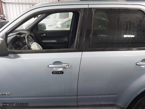 2008 Mercury Mariner with VIN 4M2CU81Z88KJ28011, listed as a IAAI auction lot 41530523 with 89,518 mi miles. Bid and sale history available at carsss.com. Image 13.