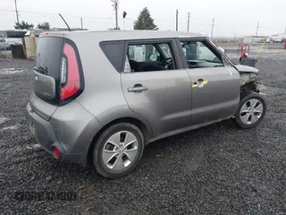2016 Kia Soul with VIN KNDJN2A21G7242900, listed as a IAAI auction lot 41082800 with 122,160 mi miles. Bid and sale history available at carsss.com. Image 4.