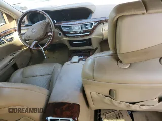 2010 Mercedes-Benz S 550 z VIN WDDNG8GB5AA341015, wystawiony jako Copart lot #53281454 z przebiegiem 101 857 mil mil oraz Szkoda całkowita • Salvage title. Historia ofert i sprzedaży dostępna na DreamBid. Obrazek 8.