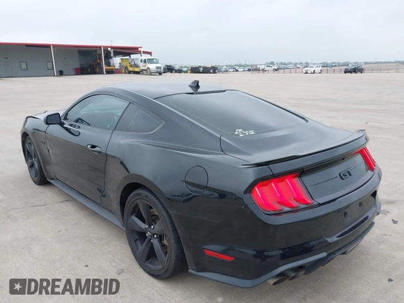 2021 Ford Mustang GT z VIN 1FA6P8CF2M5149691, wystawiony jako IAAI lot #41937878 z przebiegiem 57 865 mil mil oraz . Historia ofert i sprzedaży dostępna na DreamBid. Obrazek 3.