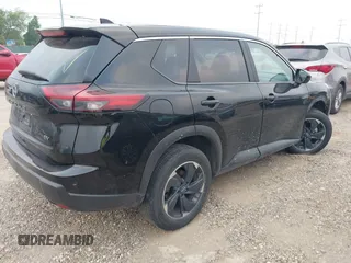 2024 Nissan Rogue SV z VIN 5N1BT3BA2RC694298, wystawiony jako IAAI lot #42300974 z przebiegiem 24 620 mil mil oraz . Historia ofert i sprzedaży dostępna na DreamBid. Obrazek 4.