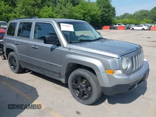 2015 Jeep Patriot Sport z VIN 1C4NJPBA2FD387332, wystawiony jako IAAI lot #42486972 z przebiegiem 122 540 mil mil oraz . Historia ofert i sprzedaży dostępna na DreamBid. Obrazek 1.