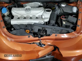 2010 Volkswagen New Beetle Coupe with VIN 3VWPG3AG2AM035688, listed as a Copart auction lot 43727685 with 83,346 mi miles and Salvage Title. Bid and sale history available at carsss.com. Image 11.