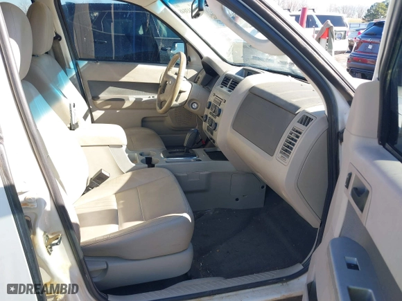 2010 Ford Escape XLT with VIN 1FMCU0D72AKC62810, listed as a IAAI auction lot 41343848 with 227,622 mi miles. Bid and sale history available at carsss.com. Image 5.