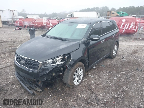 2020 Kia Sorento LX with VIN 5XYPG4A30LG644669, listed as a IAAI auction lot 41796029 with 102,950 mi miles. Bid and sale history available at carsss.com. Image 2.
