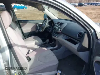 2007 Toyota RAV4 with VIN JTMBD33V476037999, listed as a IAAI auction lot 41751398 with 147,125 mi miles. Bid and sale history available at carsss.com. Image 5.