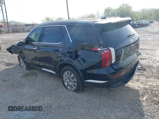 2025 Hyundai Palisade SEL z VIN KM8R24GE9SU861372, wystawiony jako IAAI lot #42079649 z przebiegiem 13 813 mil mil oraz . Historia ofert i sprzedaży dostępna na DreamBid. Obrazek 3.