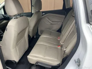 2017 Ford C-Max SE z VIN 1FADP5AU0HL113717, wystawiony jako IAAI lot #42423074 z przebiegiem 79 715 mil mil oraz . Historia ofert i sprzedaży dostępna na DreamBid. Obrazek 1.