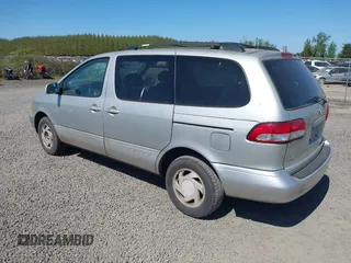 2003 Toyota Sienna LE with VIN 4T3ZF13C83U550595, listed as a IAAI auction lot 42109391 with 195,592 mi miles. Bid and sale history available at carsss.com. Image 3.