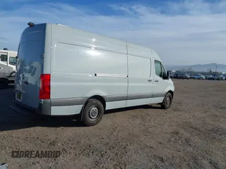 2024 Mercedes-Benz Sprinter Cargo with VIN W1Y4NCHY1RT165996, listed as a IAAI auction lot 41181444 with 5,696 mi miles. Bid and sale history available at carsss.com. Image 4.