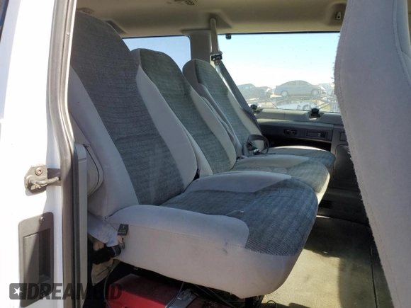2005 Ford Econoline Passenger XL with VIN 1FBNE31L95HB31135, listed as a Copart auction lot 76639724 with 104,105 mi miles and Clean Title. Bid and sale history available at carsss.com. Image 11.
