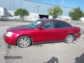2006 Mercury Montego Luxury z VIN 1MEFM40176G604402, wystawiony jako IAAI lot #42343233 z przebiegiem 148 284 mil mil oraz . Historia ofert i sprzedaży dostępna na DreamBid. Obrazek 14.