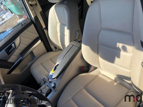 2013 Mercedes-Benz GLK 350 with VIN WDCGG8JB9DG096159, listed as a Copart auction lot 46438474 with 57,469 mi miles and Salvage Title. Bid and sale history available at DreamBid. Image 6.