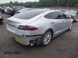 2018 Tesla Model S 75D с VIN 5YJSA1E26JF264767, выставлен на аукционе IAAI как лот 42434614 с пробегом 38 054 миль миль и . История ставок и продаж доступна на DreamBid. Изображение 4.