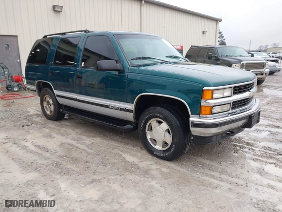 1996 Chevrolet Tahoe with VIN 1GNEK13R1TJ388054, listed as a IAAI auction lot 41368047 with 155,138 mi miles. Bid and sale history available at carsss.com. Image 1.